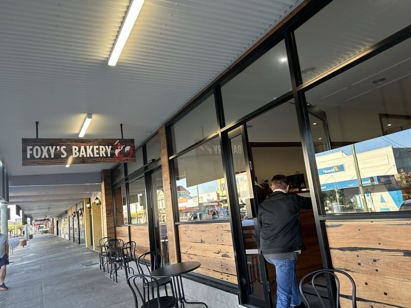 オーストラリア、クイーンズランド州のスタンソープにある、FOXY'S BAKERY(フォクシーベーカリー)。