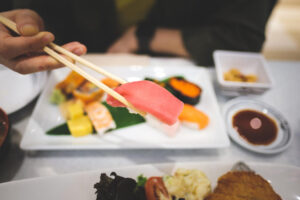 eating-sushi-australian-favorite-food